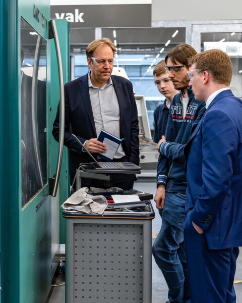 Minister van Onderwijs, Cultuur en Wetenschap. Gouke Moes op bezoek bij LiS 2025